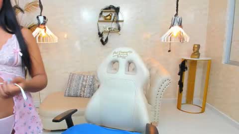 Snapshot of lyasweetxx chatting on 10-19-25, 03:51 Lya Sweetxx online show from 10-19-25, 03:51