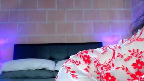 Snapshot of lyeah chatting on 09-23-25, 01:08 lyeah online show from 09-23-25, 01:08