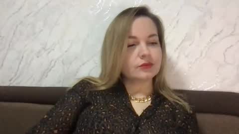 Snapshot of lyeeu25 chatting on 03-06-25, 04:08 Tina online show from 03-06-25, 04:08