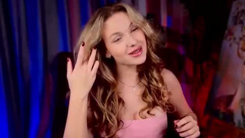 simply Eliza  online show from 10-06-25, 02:14