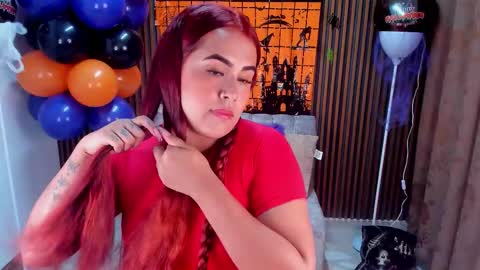 lyla_19_ online show from 10-23-25, 01:32
