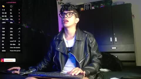 Lyle Bennett Freelance Model online show from 01-20-25, 11:13