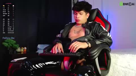 Lyle Bennett Freelance Model online show from 10-09-25, 12:58