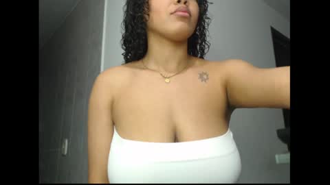 lylii_evans online show from 01-15-25, 03:33