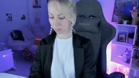 Lylith Skye NO NUDE model online show from 02-06-25, 10:37