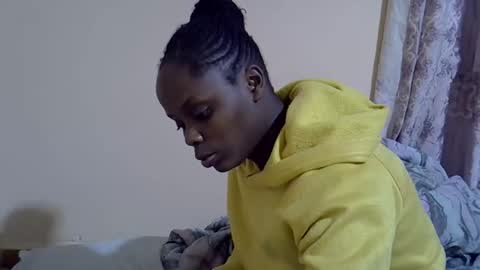 Snapshot of lyn_anna chatting on 10-11-25, 07:34 lyn_anna online show from 10-11-25, 07:34