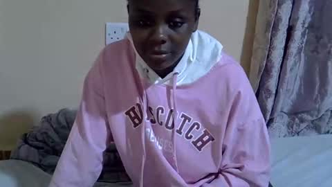 Snapshot of lyn_anna chatting on 10-25-25, 09:20 lyn_anna online show from 10-25-25, 09:20