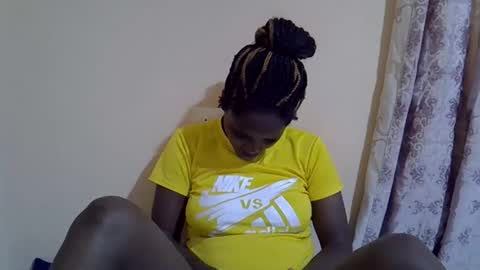 Snapshot of lyn_anna chatting on 11-25-25, 11:21 lyn_anna online show from 11-25-25, 11:21