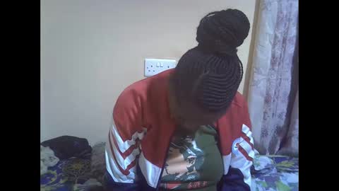 Snapshot of lyn_anna chatting on 12-16-25, 05:12 lyn_anna online show from 12-16-25, 05:12