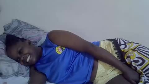 Snapshot of lyn_anna chatting on 05-13-26, 07:17 lyn_anna online show from 05-13-26, 07:17