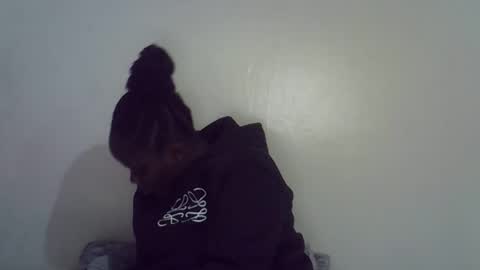 Snapshot of lyn_anna chatting on 05-17-26, 05:53 lyn_anna online show from 05-17-26, 05:53
