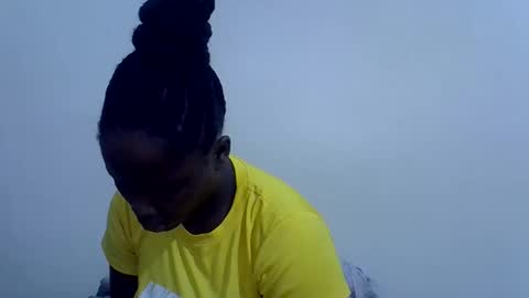 Snapshot of lyn_anna chatting on 05-21-26, 02:35 lyn_anna online show from 05-21-26, 02:35