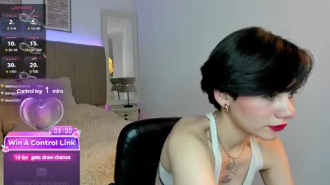 Lyn online show from 12-19-24, 01:40