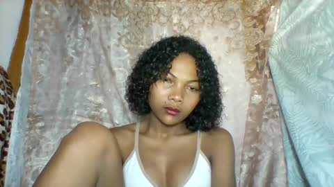 Snapshot of lyndah19 chatting on 11-27-25, 11:23 lyndah19 online show from 11-27-25, 11:23