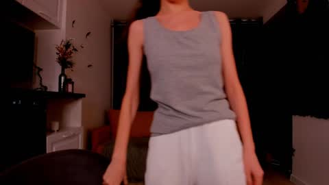 Sara online show from 01-27-25, 01:37