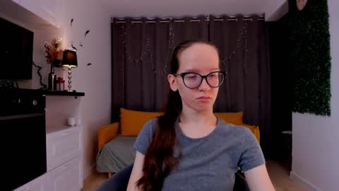 Sara online show from 02-06-25, 04:14