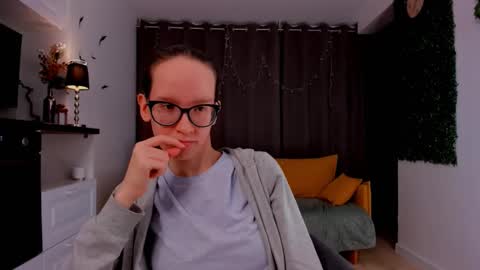 Sara online show from 02-13-25, 07:21