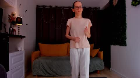 Sara online show from 02-14-25, 01:23