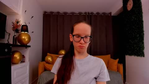 Sara online show from 02-24-25, 10:47