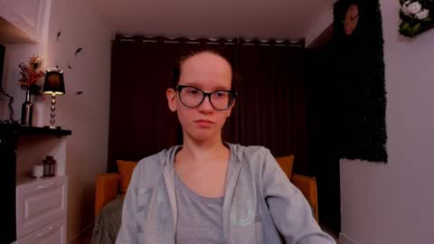 Sara online show from 02-27-25, 10:42