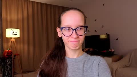 Sara online show from 11-07-25, 04:07