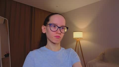 Sara online show from 03-26-26, 04:23