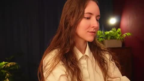 Snapshot of lynn_feline chatting on 10-29-25, 04:04 Lynn online show from 10-29-25, 04:04