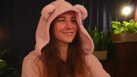 Snapshot of lynn_feline chatting on 11-21-25, 03:11 Lynn online show from 11-21-25, 03:11