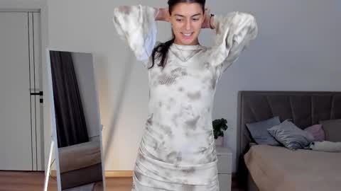  LYNN  online show from 01-10-26, 06:15