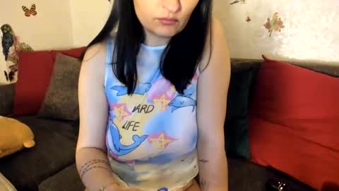 Lynna online show from 04-07-26, 08:31