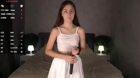 Ellie online show from 09-08-25, 04:39