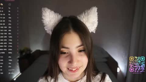 Snapshot of lynnaaspen chatting on 02-10-26, 05:06 Ellie online show from 02-10-26, 05:06