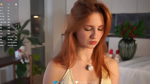 Snapshot of lynnalltop chatting on 12-23-25, 02:42 Natasha online show from 12-23-25, 02:42