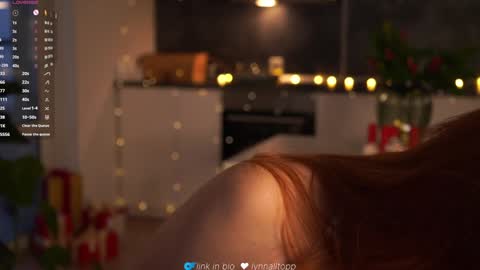 Snapshot of lynnalltop chatting on 01-10-26, 04:25 Natasha online show from 01-10-26, 04:25