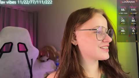 lynne_dawson online show from 10-11-25, 05:11