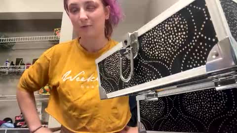 Snapshot of lynnkitten69000 chatting on 12-14-25, 09:41 Lynn online show from 12-14-25, 09:41