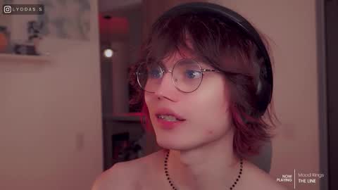 Snapshot of lyodass chatting on 03-26-26, 01:22 Lyodass online show from 03-26-26, 01:22