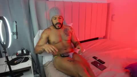 Lyon Dark online show from 01-12-26, 11:32