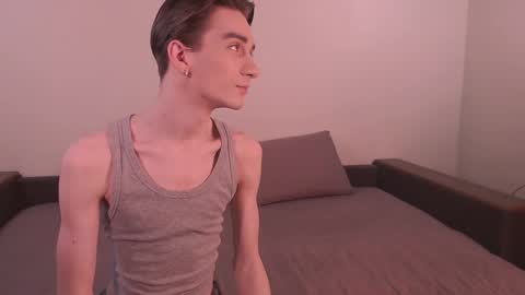 Snapshot of lyonfilm chatting on 12-01-24, 06:52 KennyEliot online show from 12-01-24, 06:52