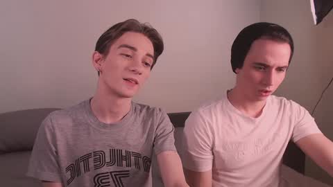 Snapshot of lyonfilm chatting on 12-18-24, 06:25 KennyEliot online show from 12-18-24, 06:25