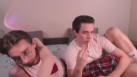 Snapshot of lyonfilm chatting on 12-27-24, 07:46 KennyEliot online show from 12-27-24, 07:46