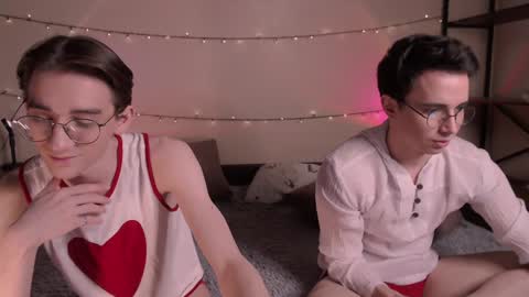 Snapshot of lyonfilm chatting on 01-12-25, 11:07 KennyEliot online show from 01-12-25, 11:07