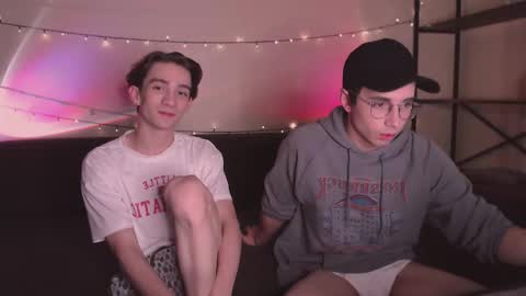 Snapshot of lyonfilm chatting on 10-18-25, 06:19 KennyEliot online show from 10-18-25, 06:19