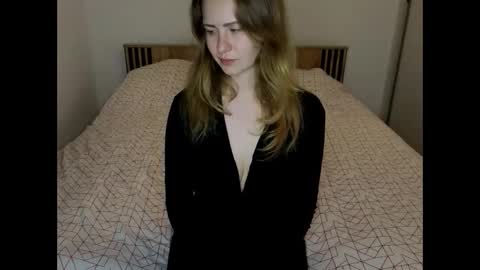 Snapshot of lyrafantasy chatting on 03-10-26, 05:29 Lura online show from 03-10-26, 05:29