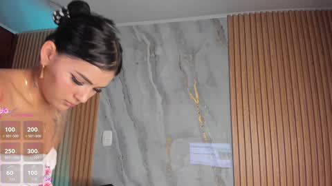    VIVIANA    online show from 02-02-25, 07:41