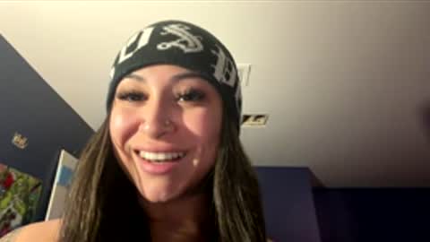 Snapshot of lyugreen777 chatting on 12-16-25, 05:23 Lyu Baby online show from 12-16-25, 05:23