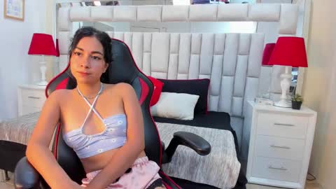 Lizzy smith  online show from 01-15-25, 04:11