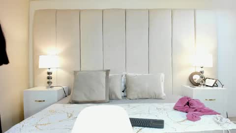 Lizzy smith  online show from 02-25-25, 01:06