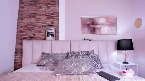 Lizzy smith  online show from 10-24-25, 08:27