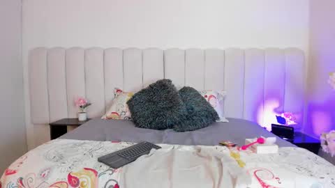 Lizzy smith  online show from 11-12-25, 02:01